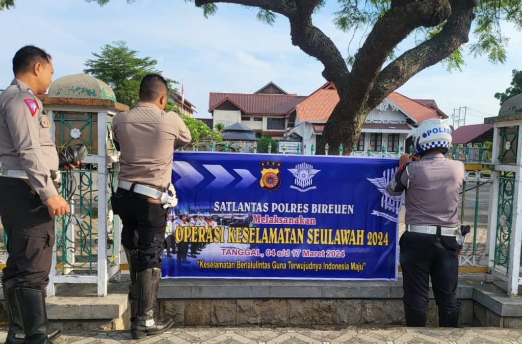 Ops Keselamatan Seulawah 2024 Satuan Lantas Polres Bireuen Pasang